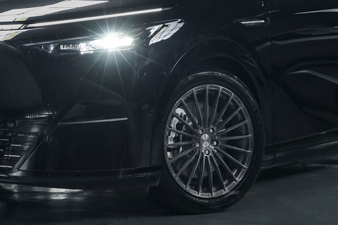 SRC SR03 with XPeng X9