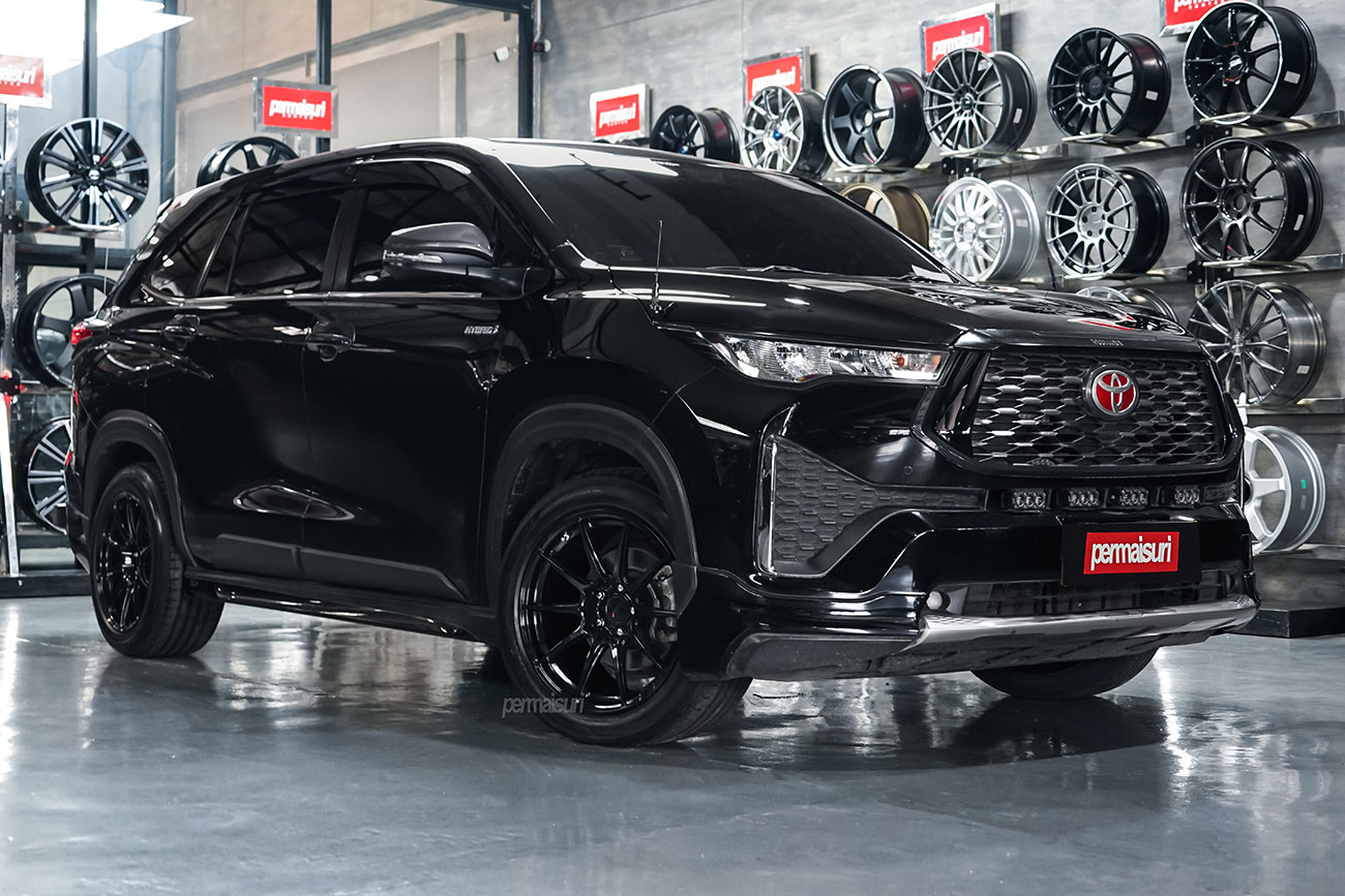 TSW Kemora with Toyota Innova Zenix