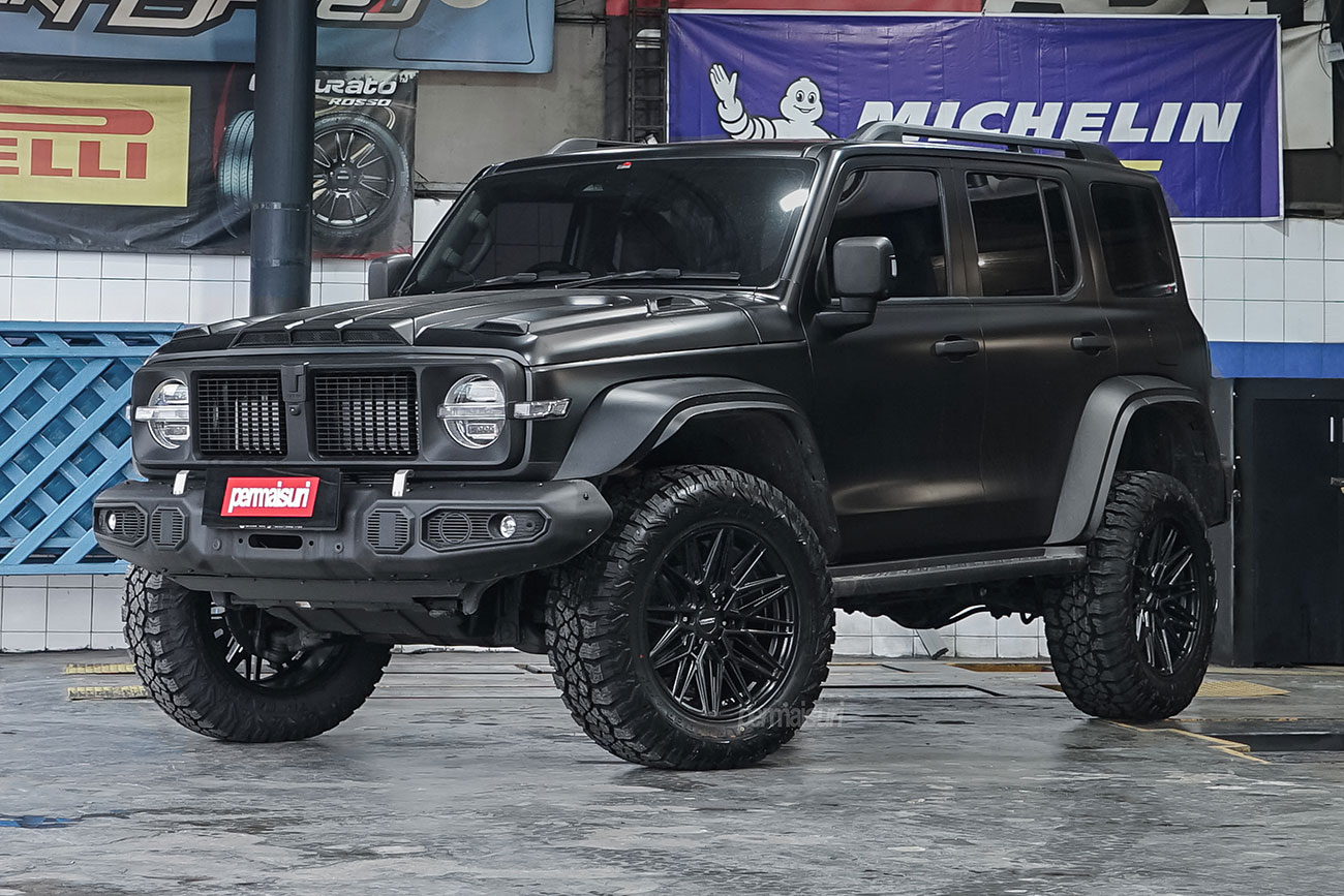 Vossen HF6-5 with GWM Tank 300 HEV