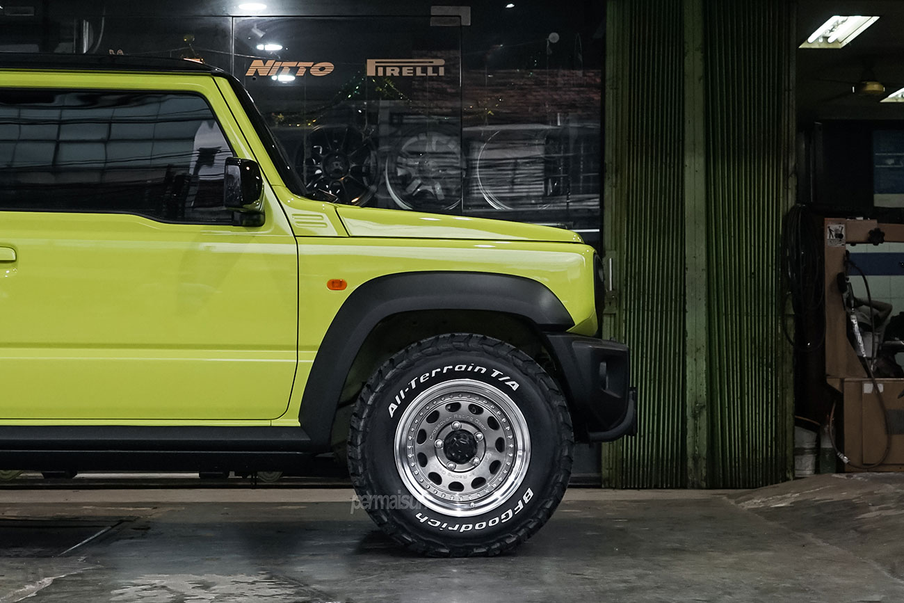 WORK Crag Galvatre with Suzuki Jimny