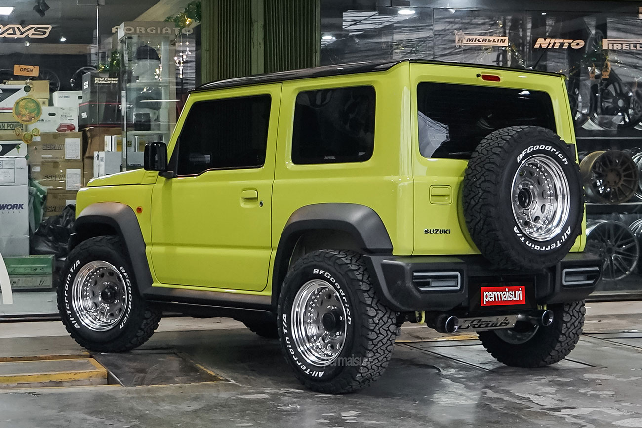 WORK Crag Galvatre with Suzuki Jimny