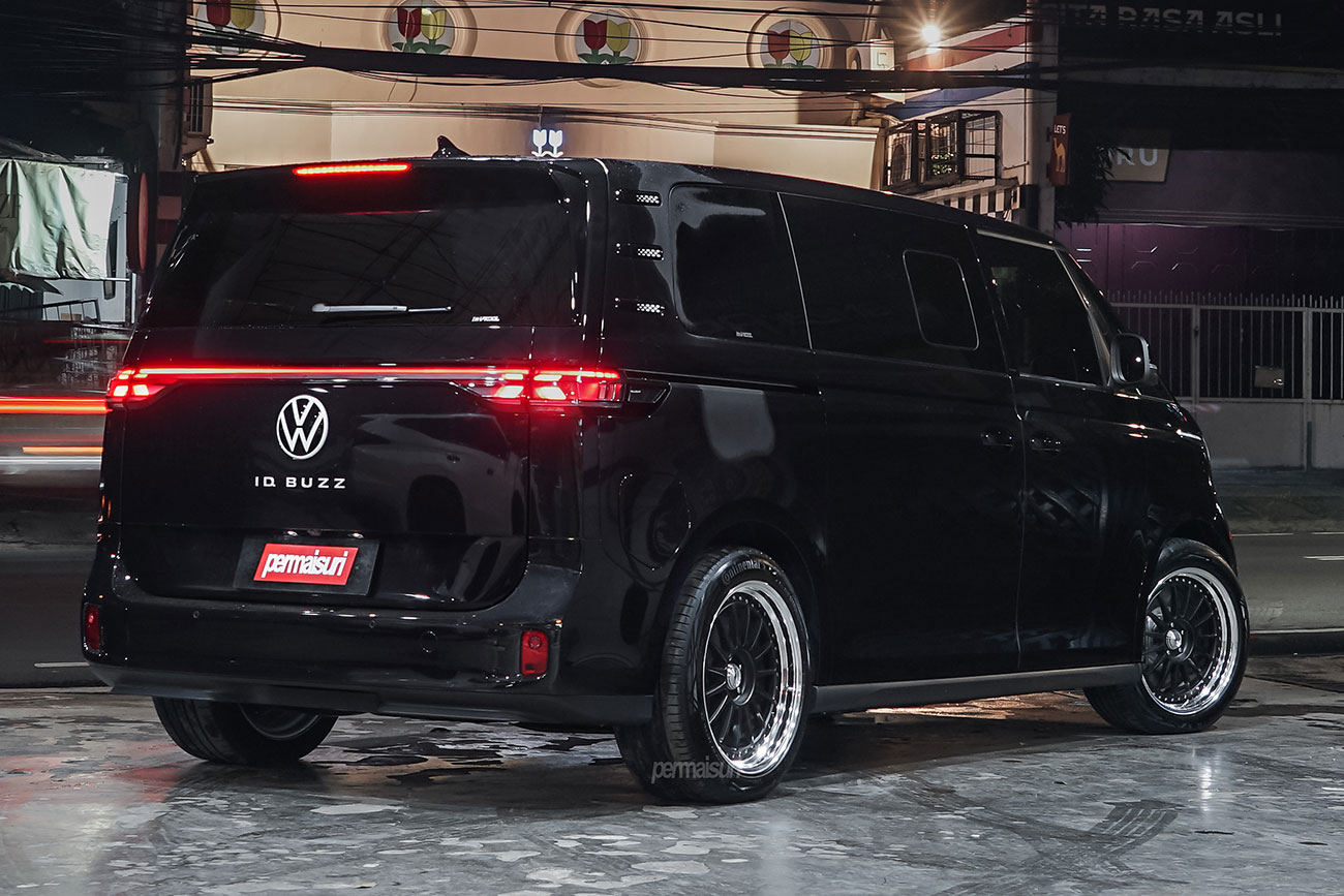 SSR TF1T with Volkswagen ID.Buzz