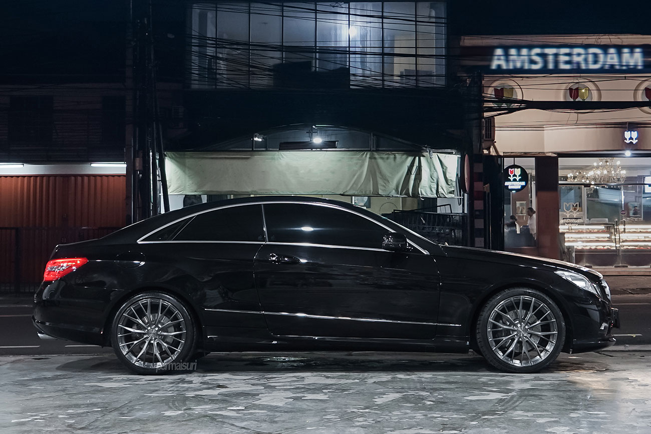 SRC SR01 with Mercedes Benz E-Class Coupe C207