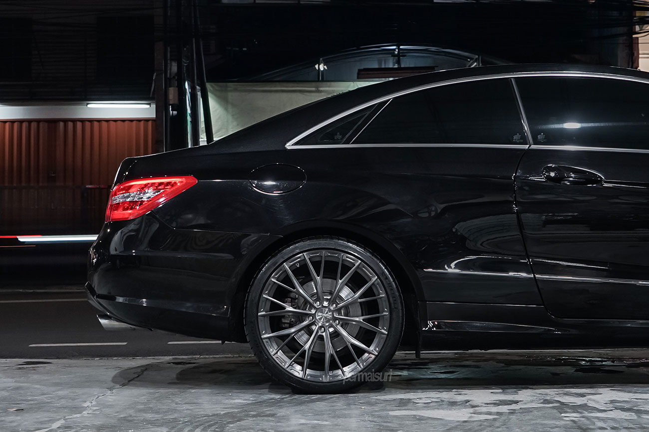SRC SR01 with Mercedes Benz E-Class Coupe C207