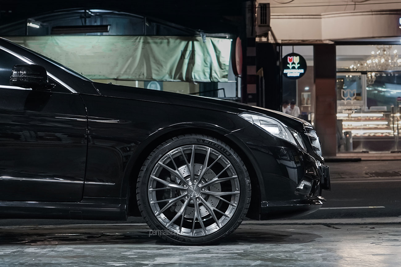 SRC SR01 with Mercedes Benz E-Class Coupe C207