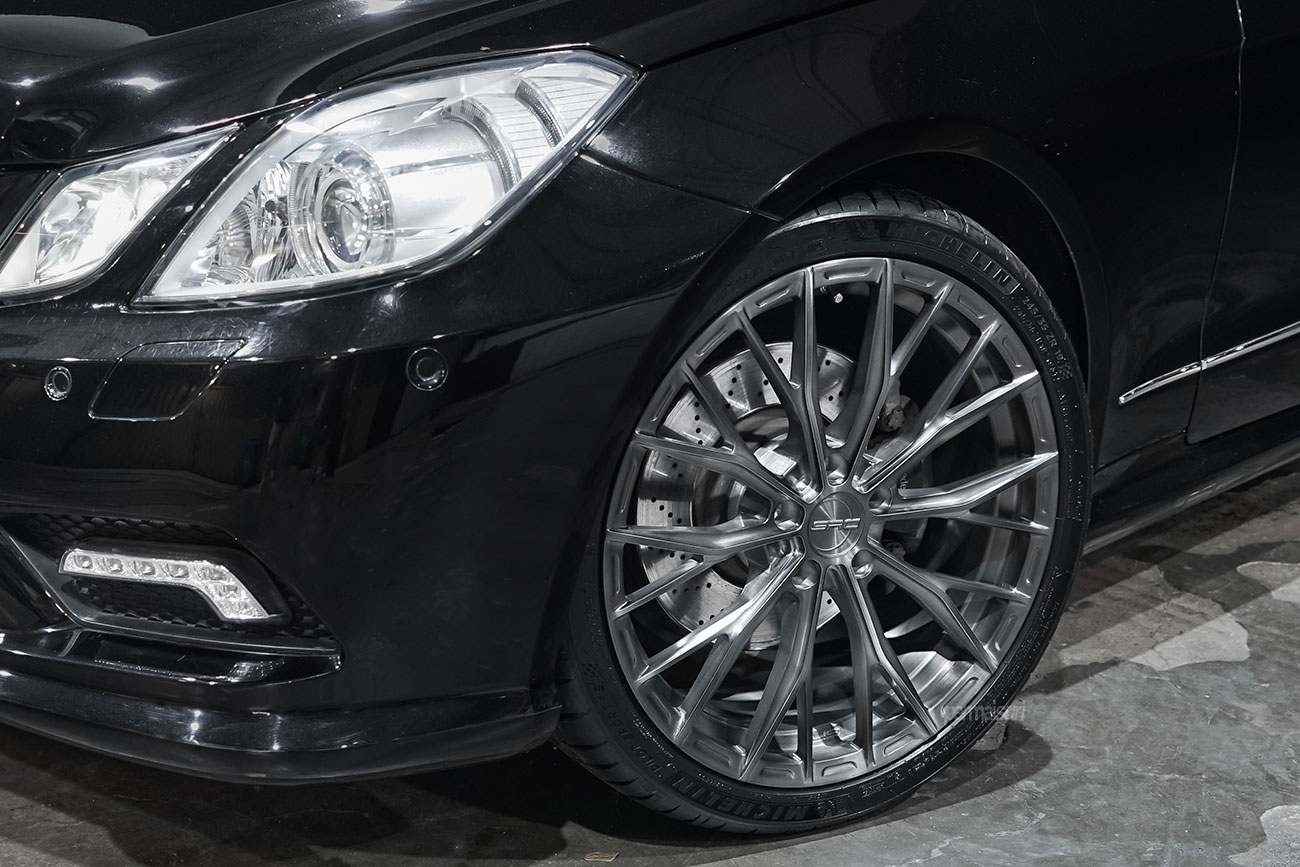 SRC SR01 with Mercedes Benz E-Class Coupe C207