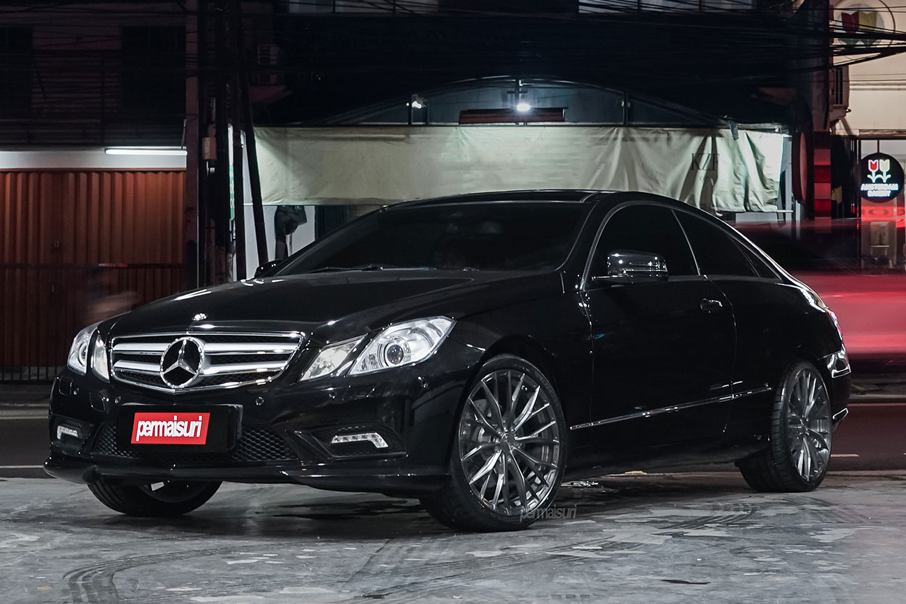 SRC SR01 with Mercedes Benz E-Class Coupe C207