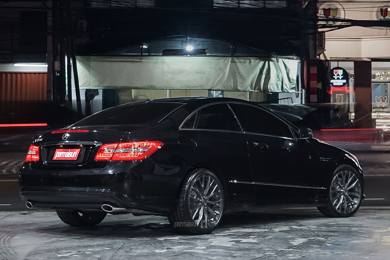 SRC SR01 with Mercedes Benz E-Class Coupe C207