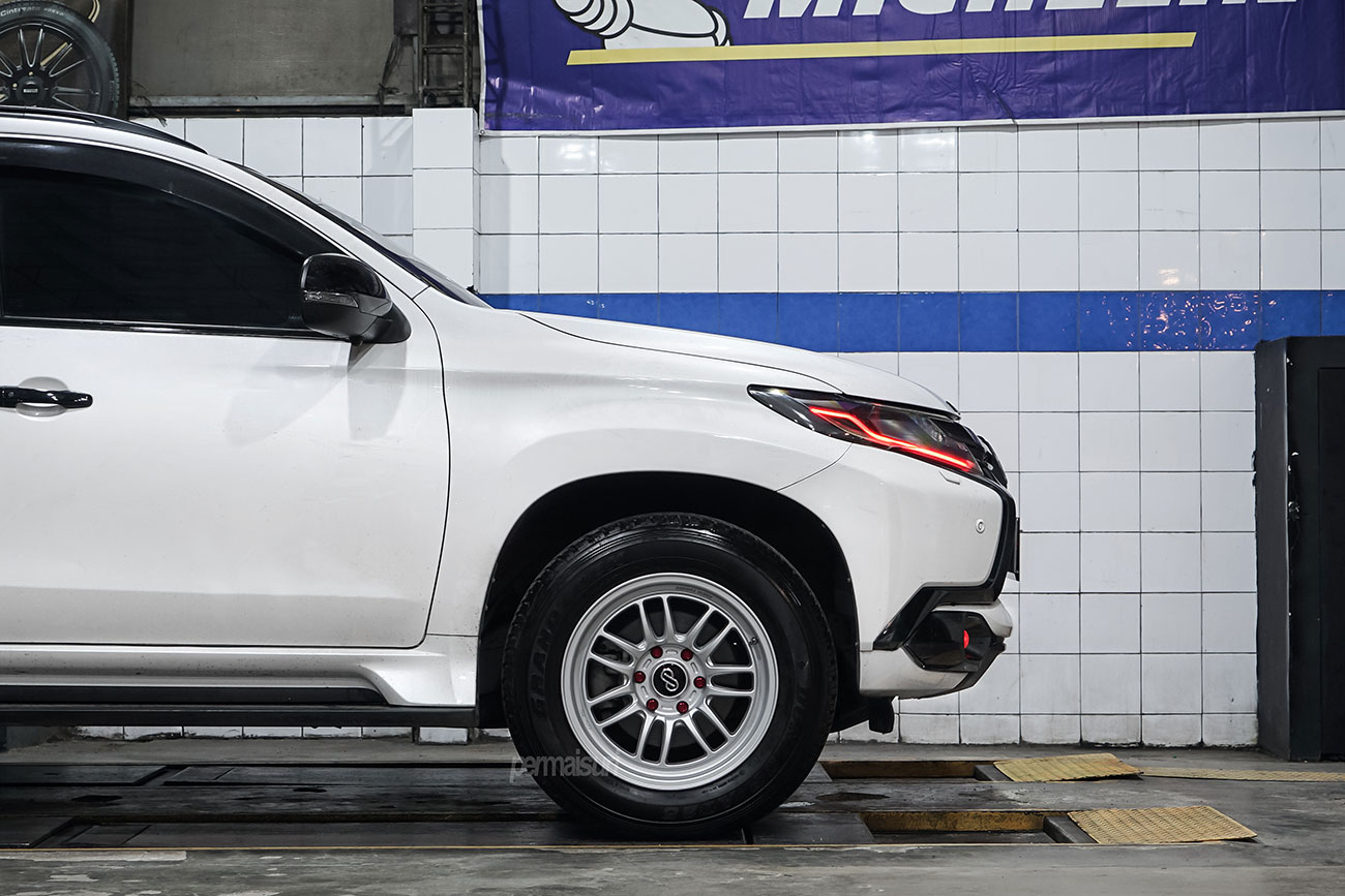Enkei SC59 with Mitsubishi Pajero Sport