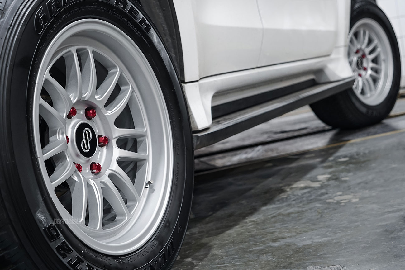 Enkei SC59 with Mitsubishi Pajero Sport
