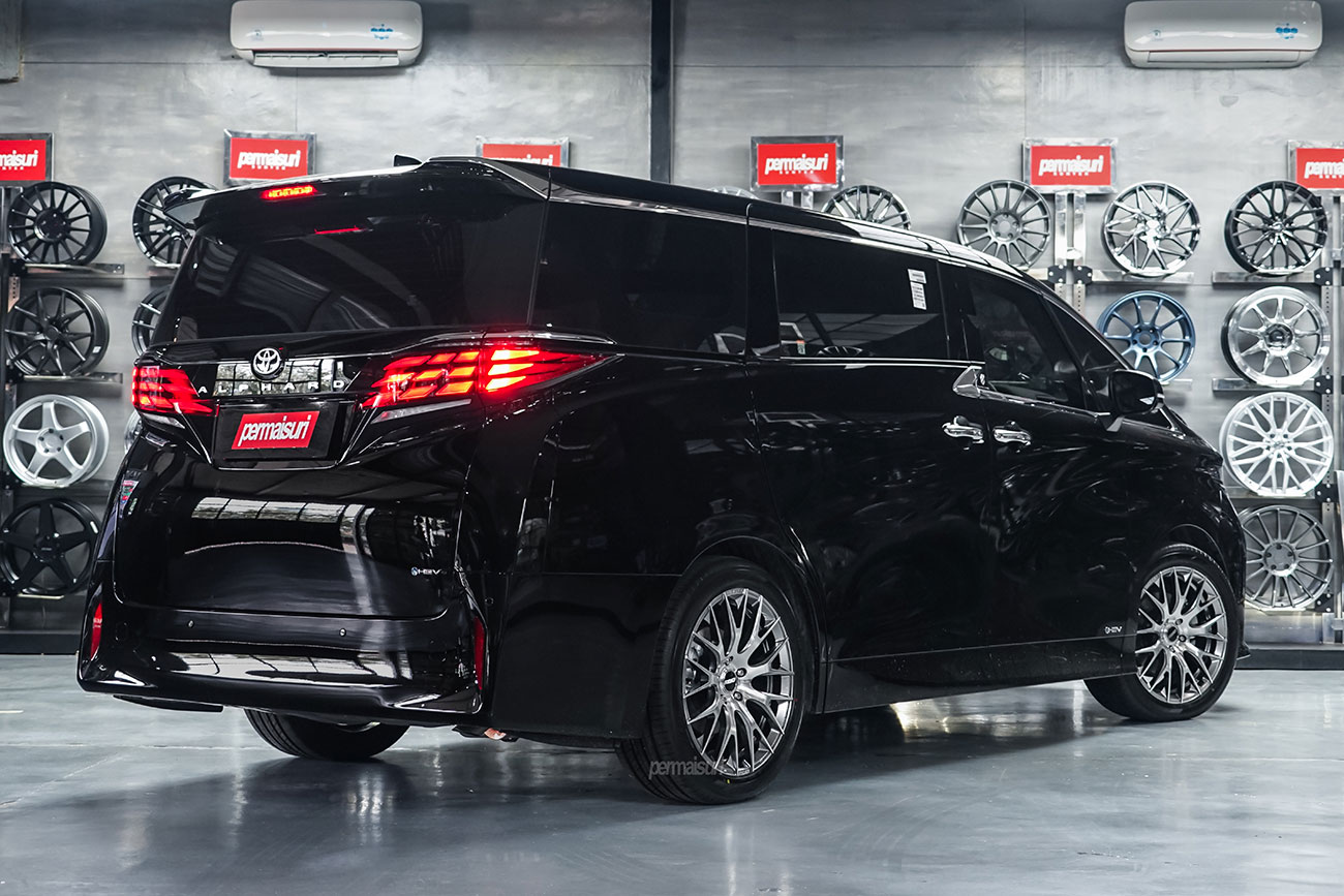 Rays Homura 2X9R with Toyota Alphard