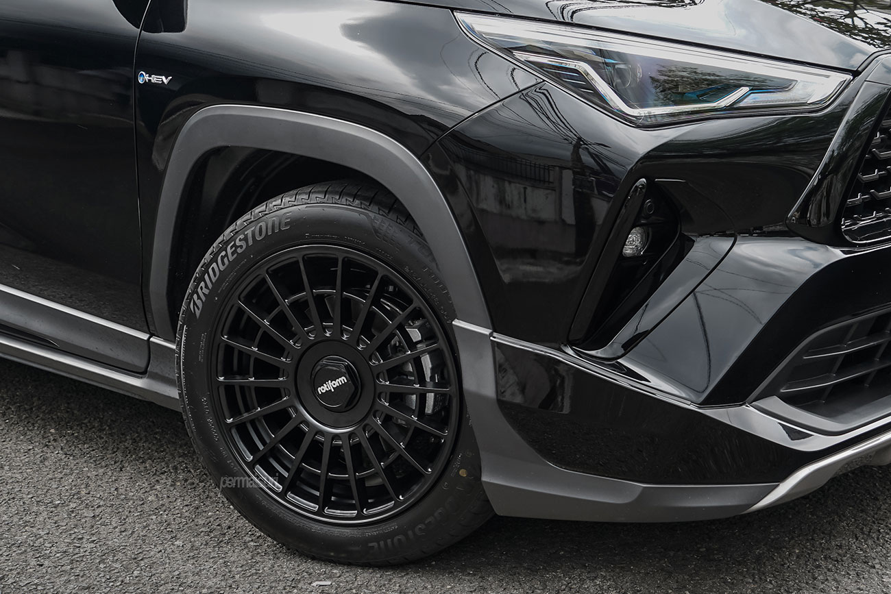 Rotiform LAS-R with Toyota Yaris