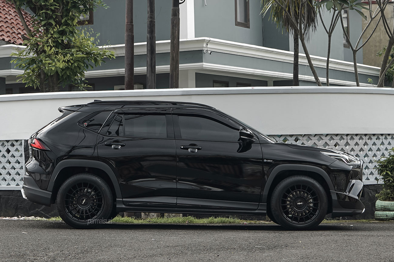 Rotiform LAS-R with Toyota Yaris