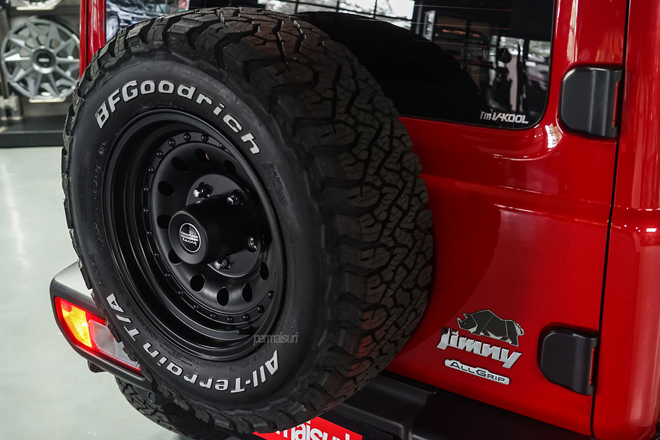 American Racing Outlaw II with Suzuki Jimny