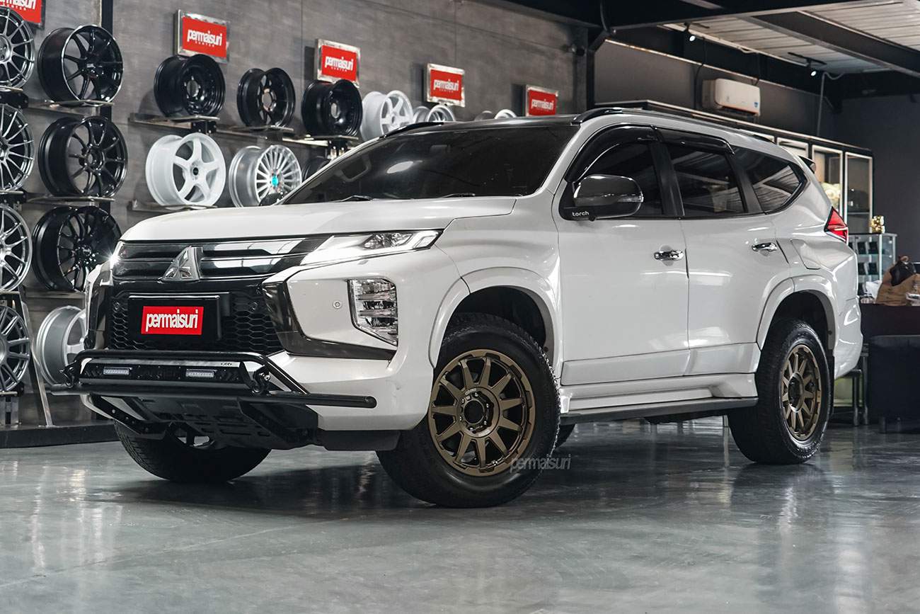 Enkei Trail Cross with Mitsubishi Pajero Sport
