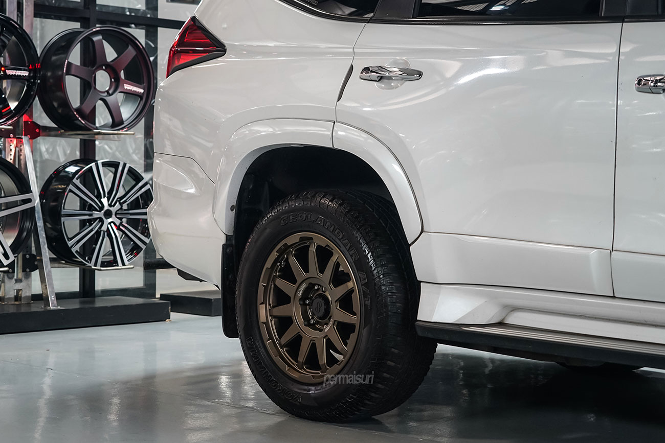Enkei Trail Cross with Mitsubishi Pajero Sport
