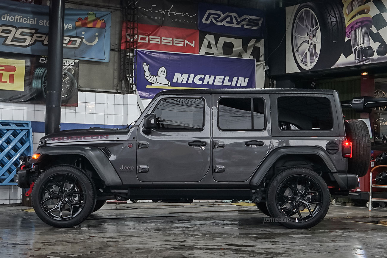 Vossen HF-5 with Jeep Rubicon