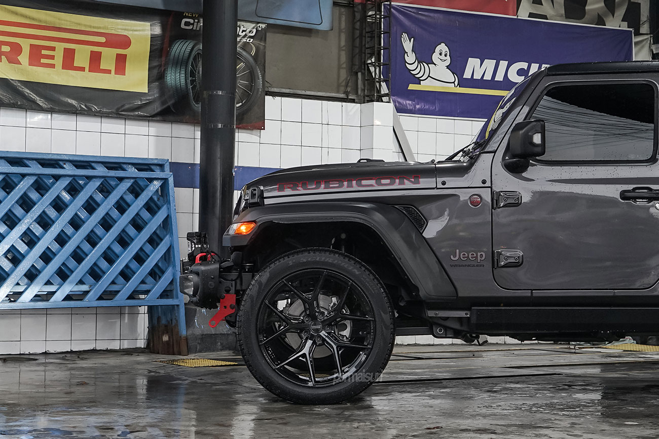 Vossen HF-5 with Jeep Rubicon