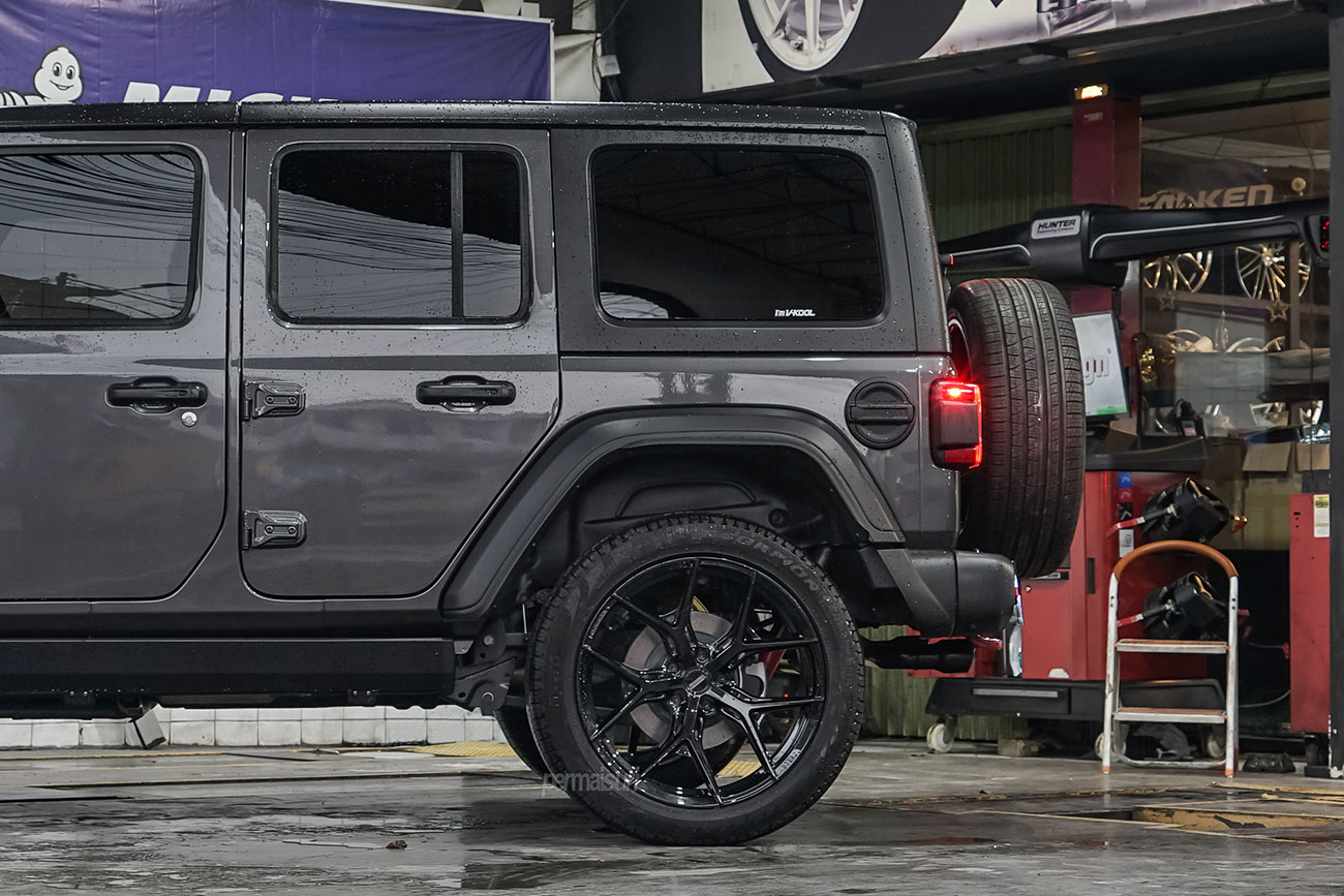 Vossen HF-5 with Jeep Rubicon