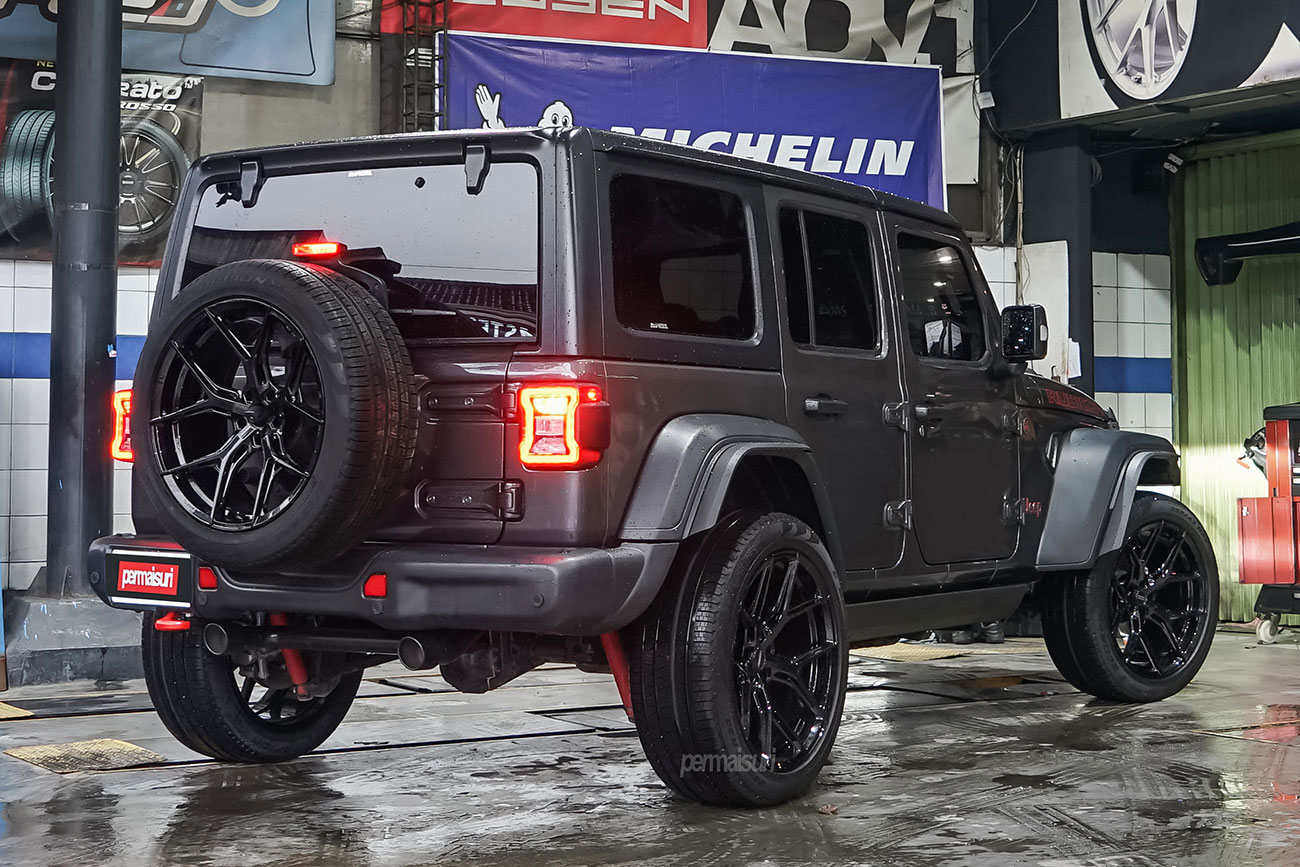 Vossen HF-5 with Jeep Rubicon