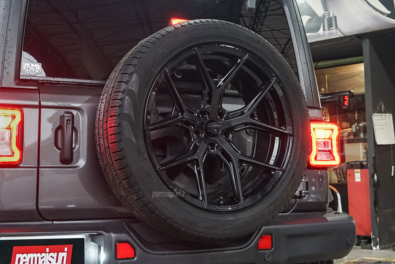 Vossen HF-5 with Jeep Rubicon