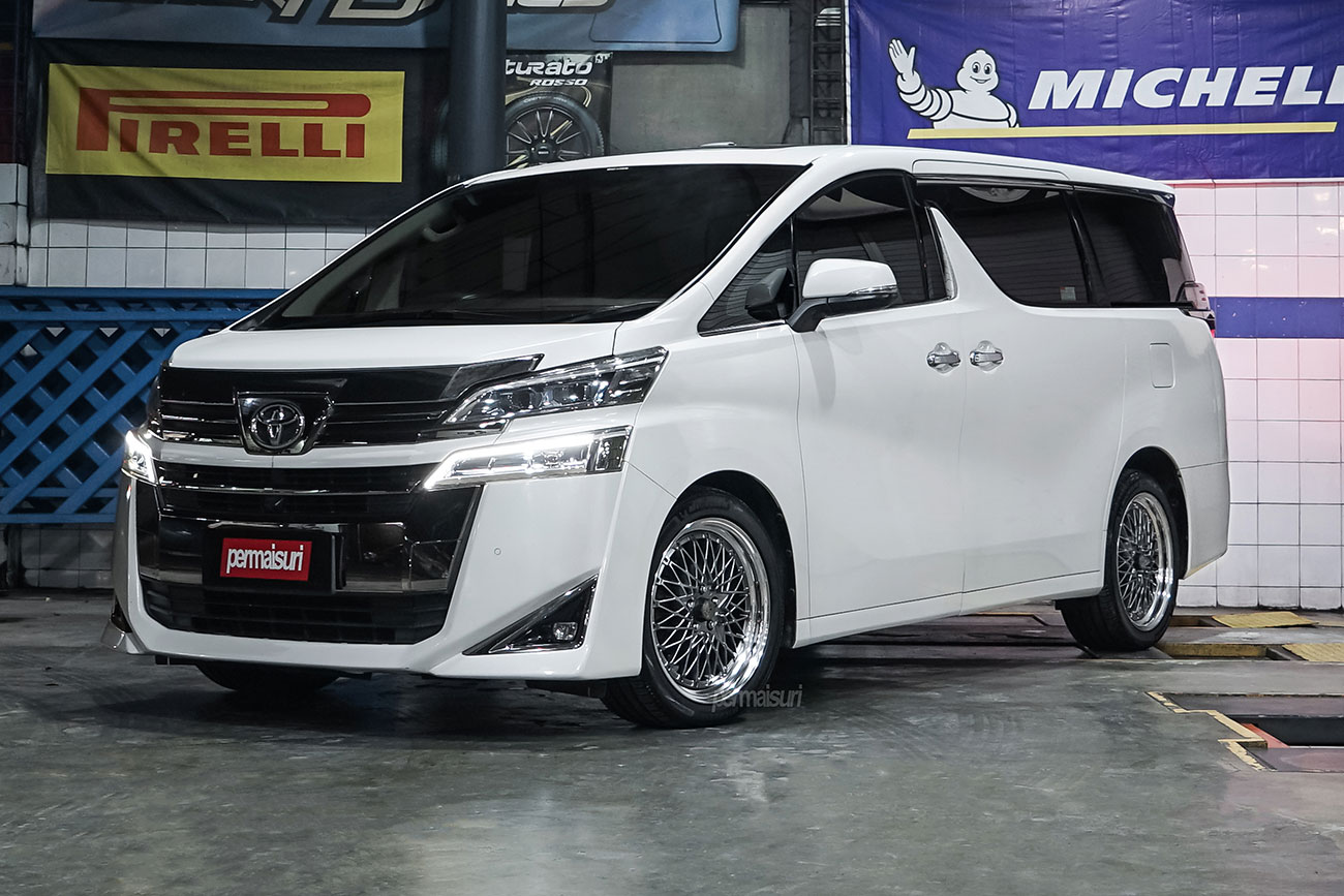 SSR Formula Mesh with Toyota Vellfire
