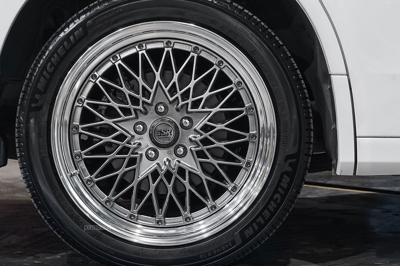 SSR Formula Mesh with Toyota Vellfire