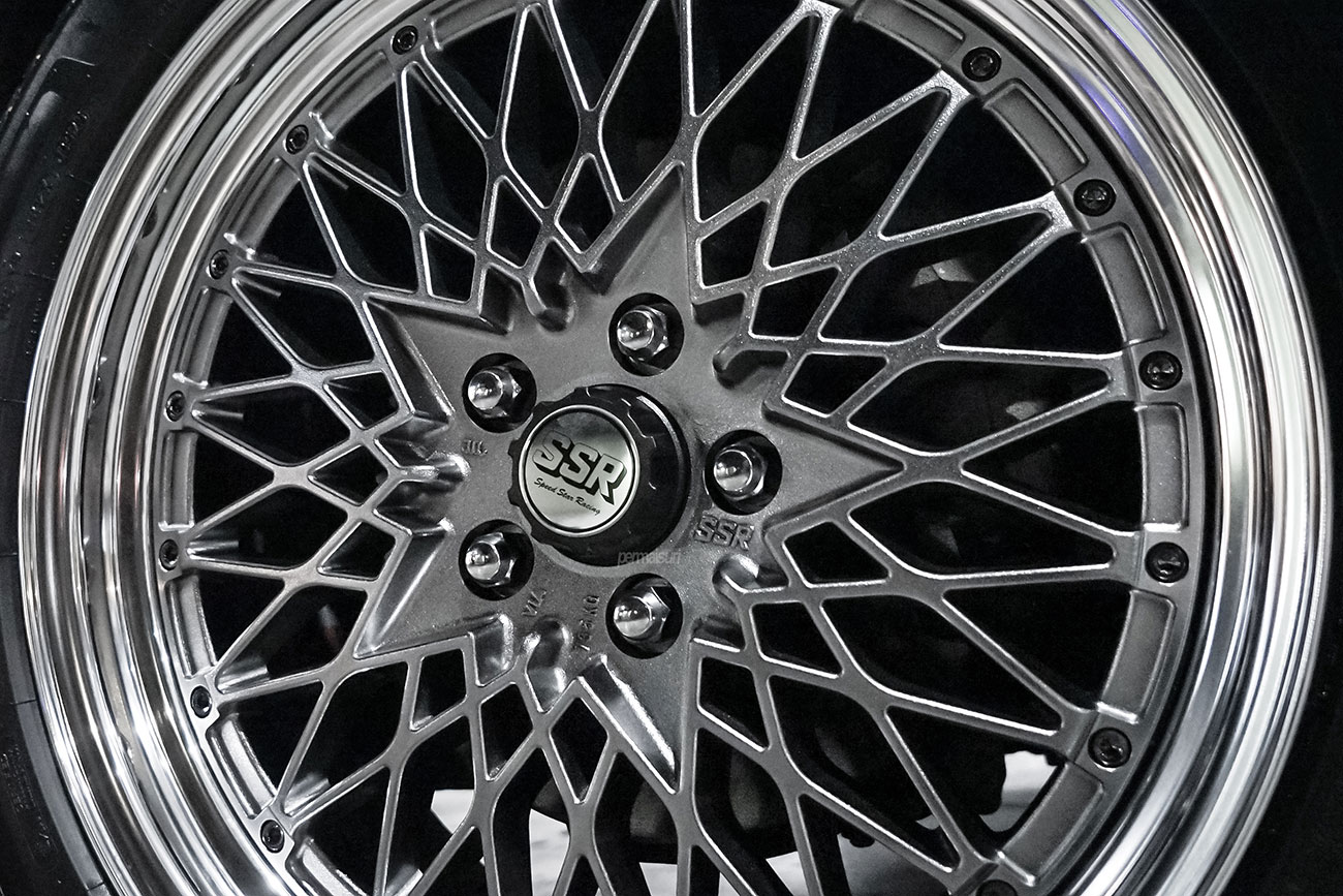 SSR Formula Mesh with Toyota Vellfire