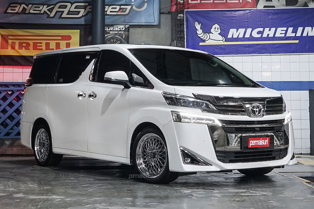 SSR Formula Mesh with Toyota Vellfire