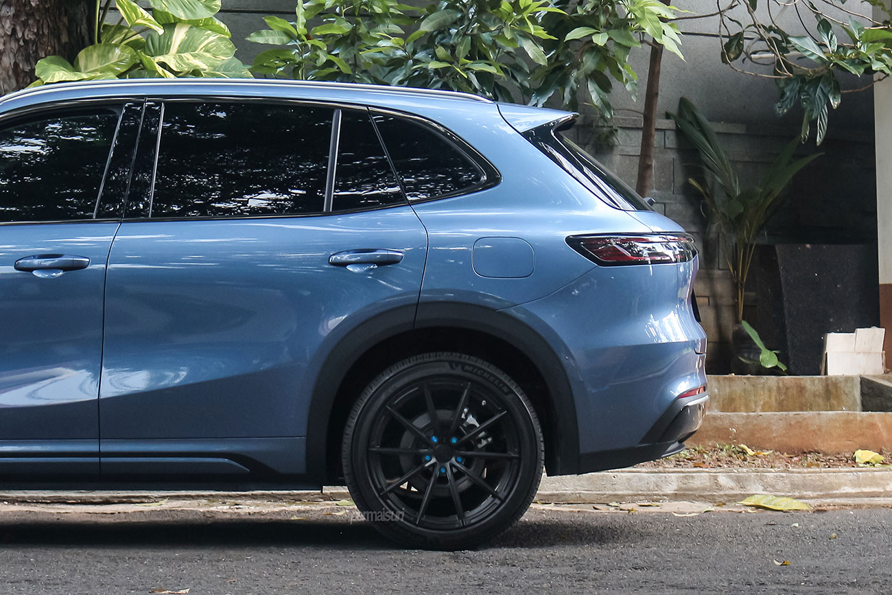 SRC SR02 with Geely Starray