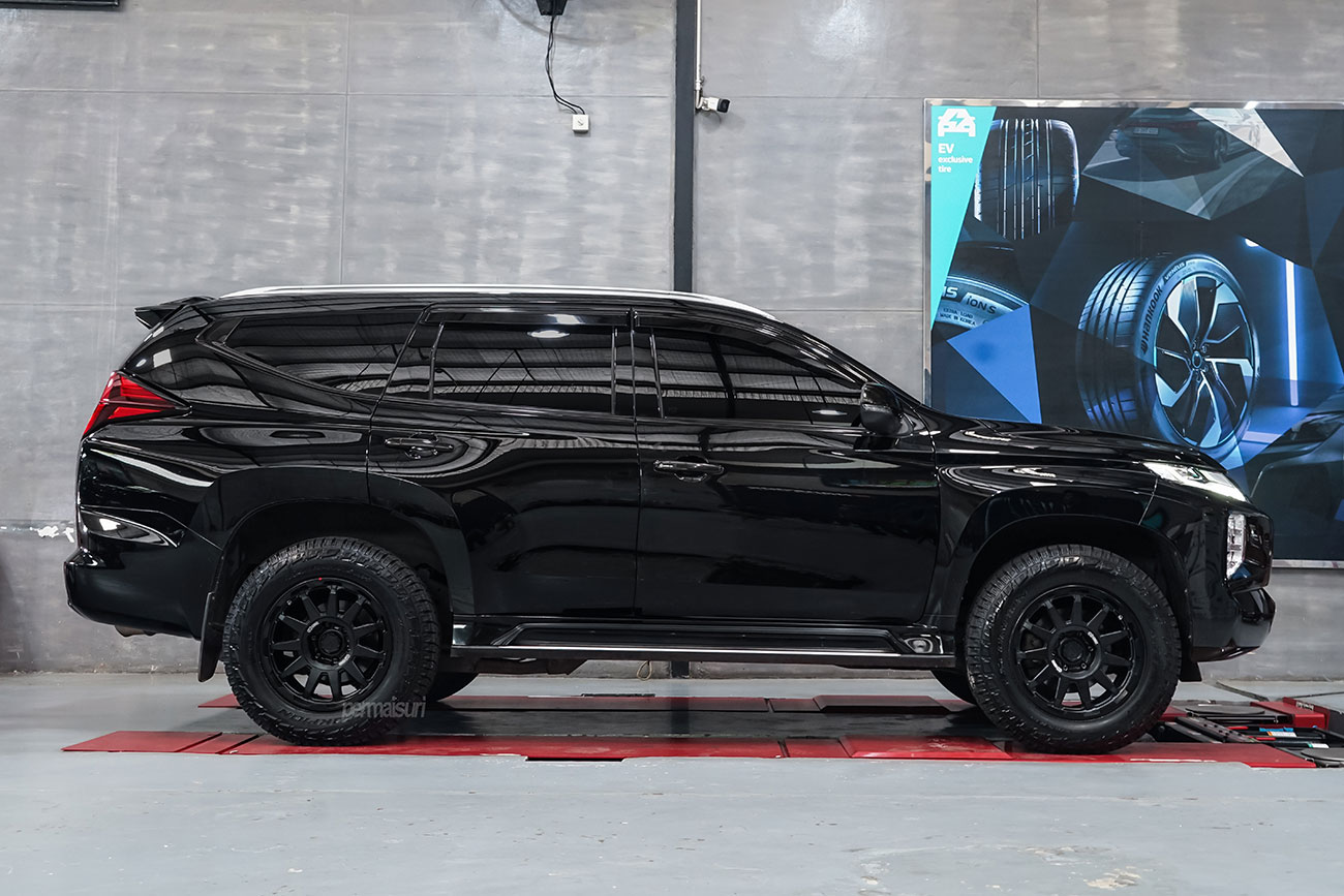 Enkei Trail Cross with Mitsubishi Pajero Sport