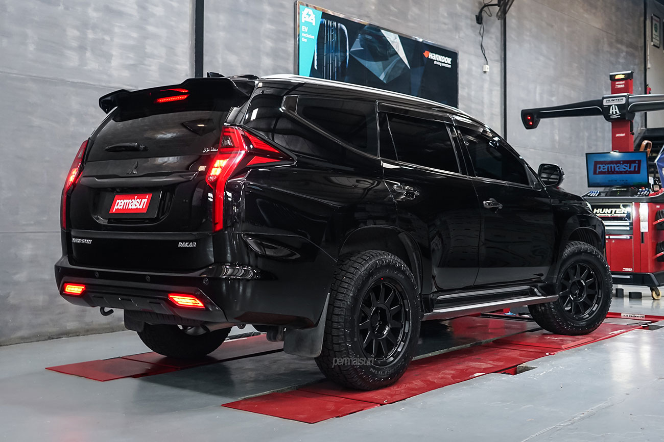 Enkei Trail Cross with Mitsubishi Pajero Sport