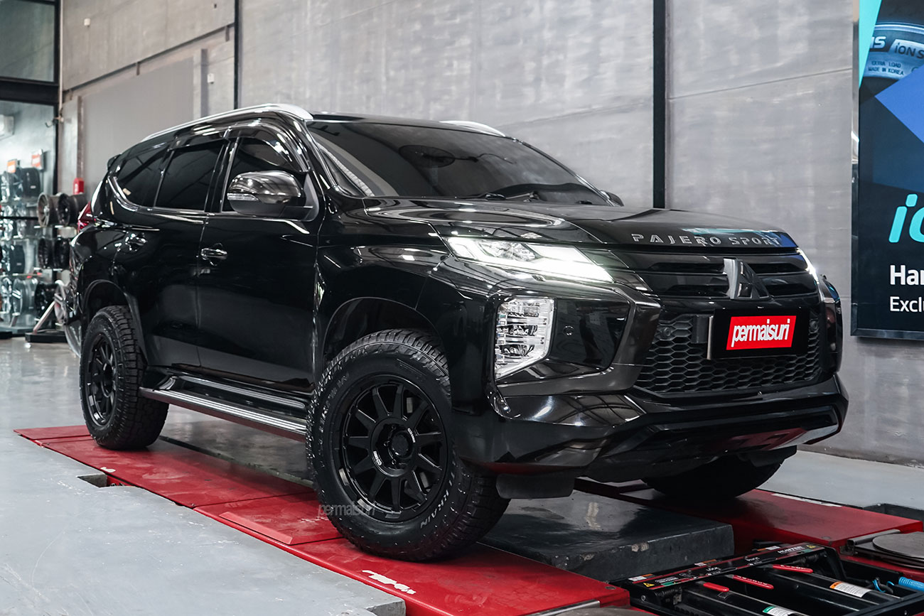 Enkei Trail Cross with Mitsubishi Pajero Sport