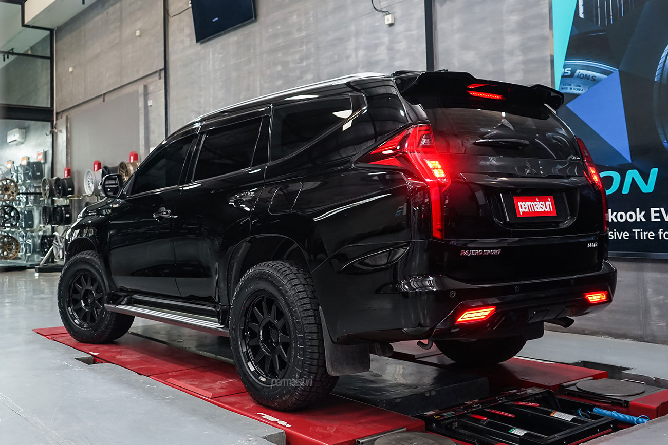 Enkei Trail Cross with Mitsubishi Pajero Sport