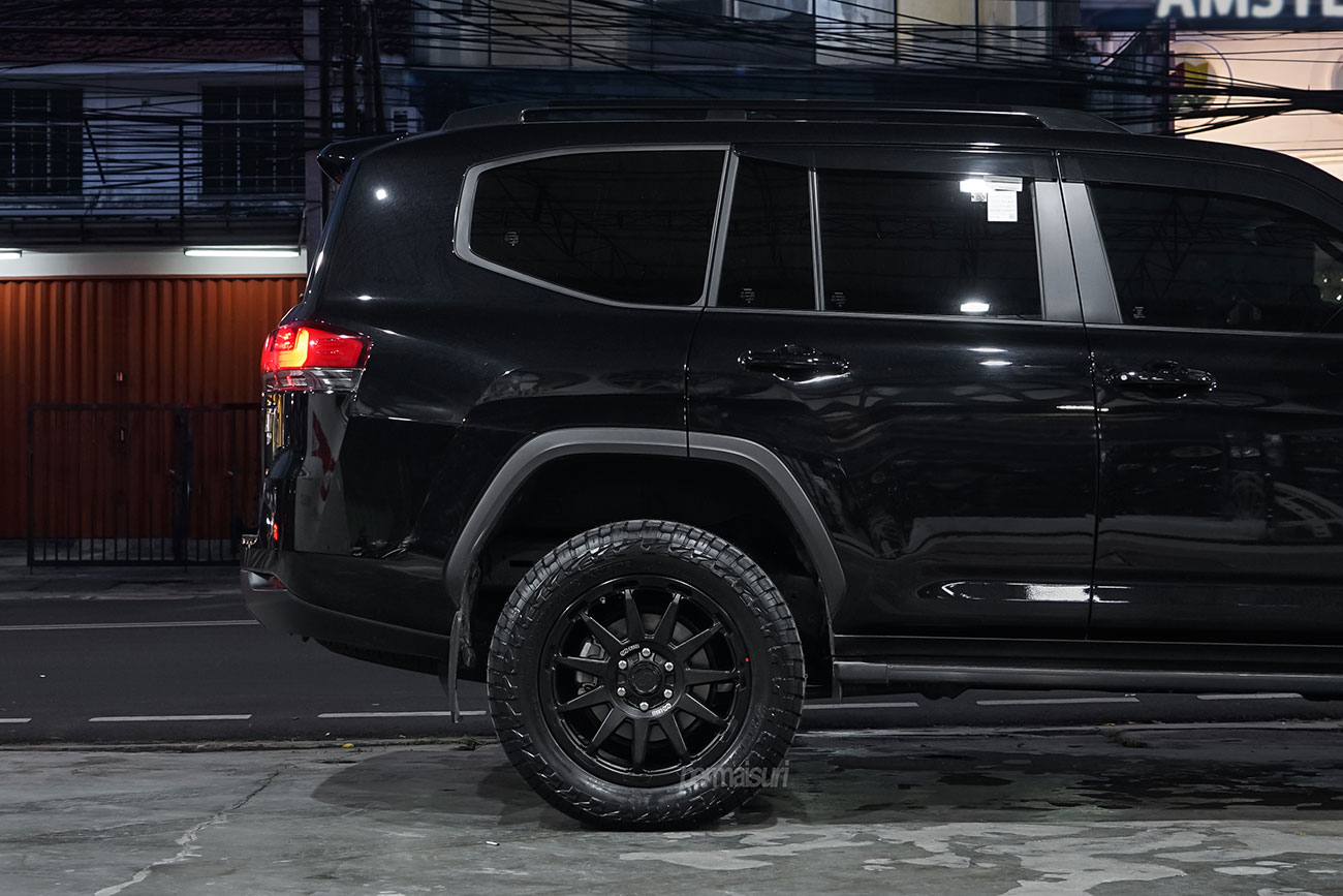Enkei Trail Cross with Toyota Land Cruiser J300