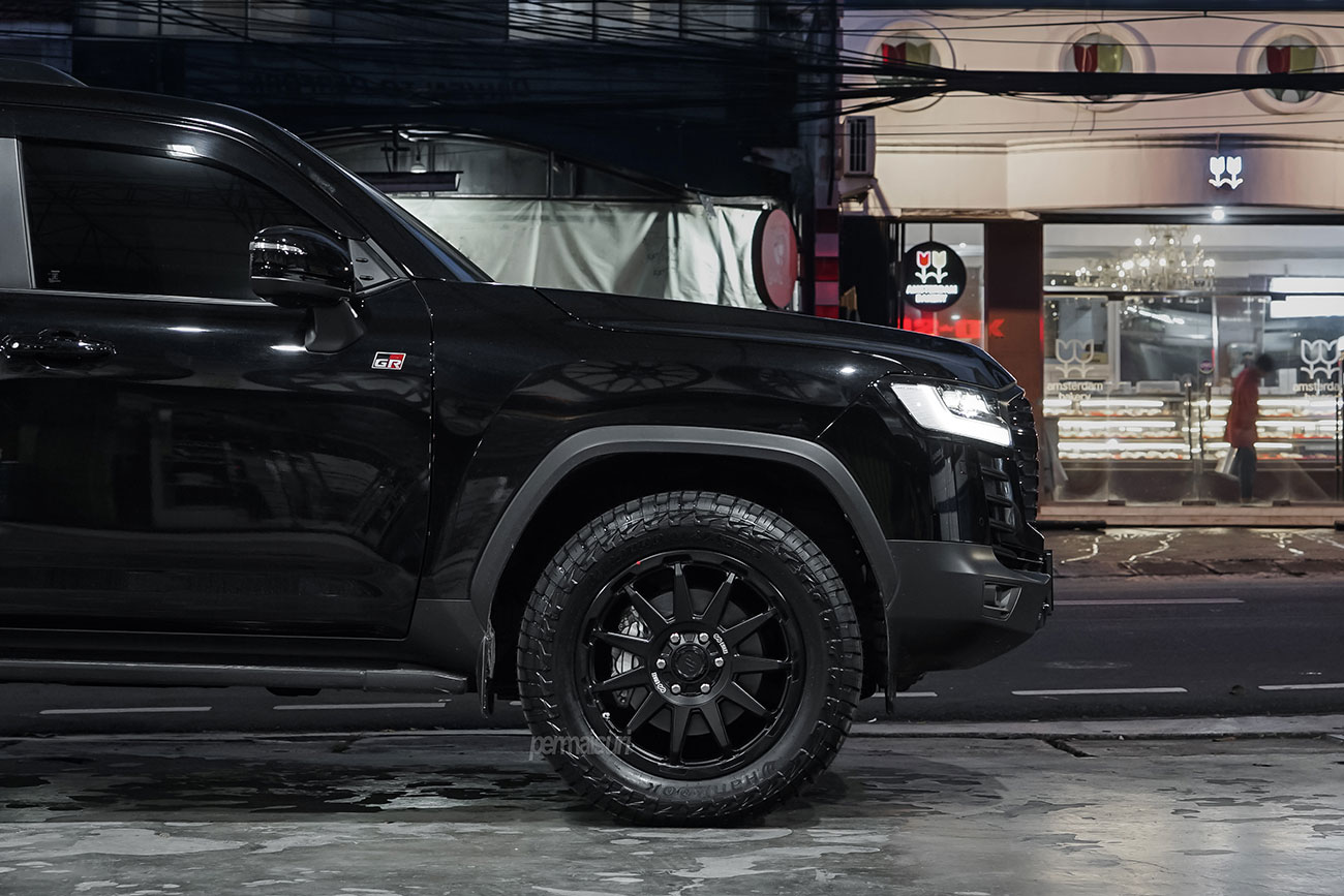 Enkei Trail Cross with Toyota Land Cruiser J300