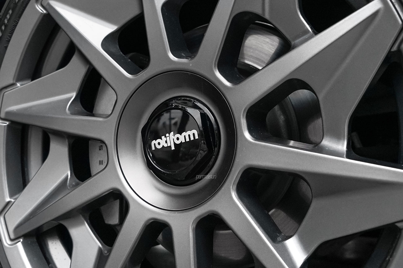 Rotiform CVT with Tesla Model 3