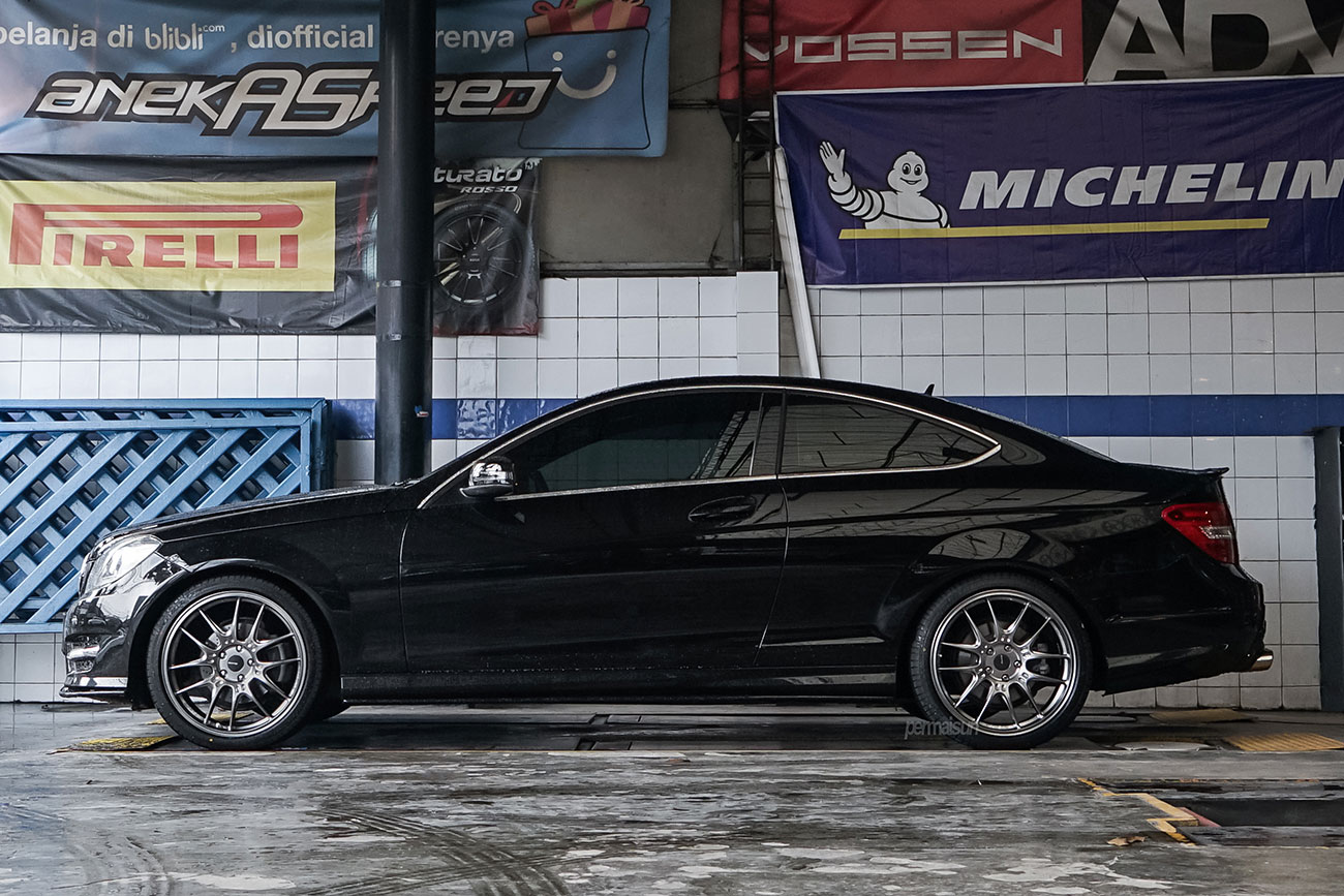 Enkei GTC02 with Mercedes Benz C-Class W204
