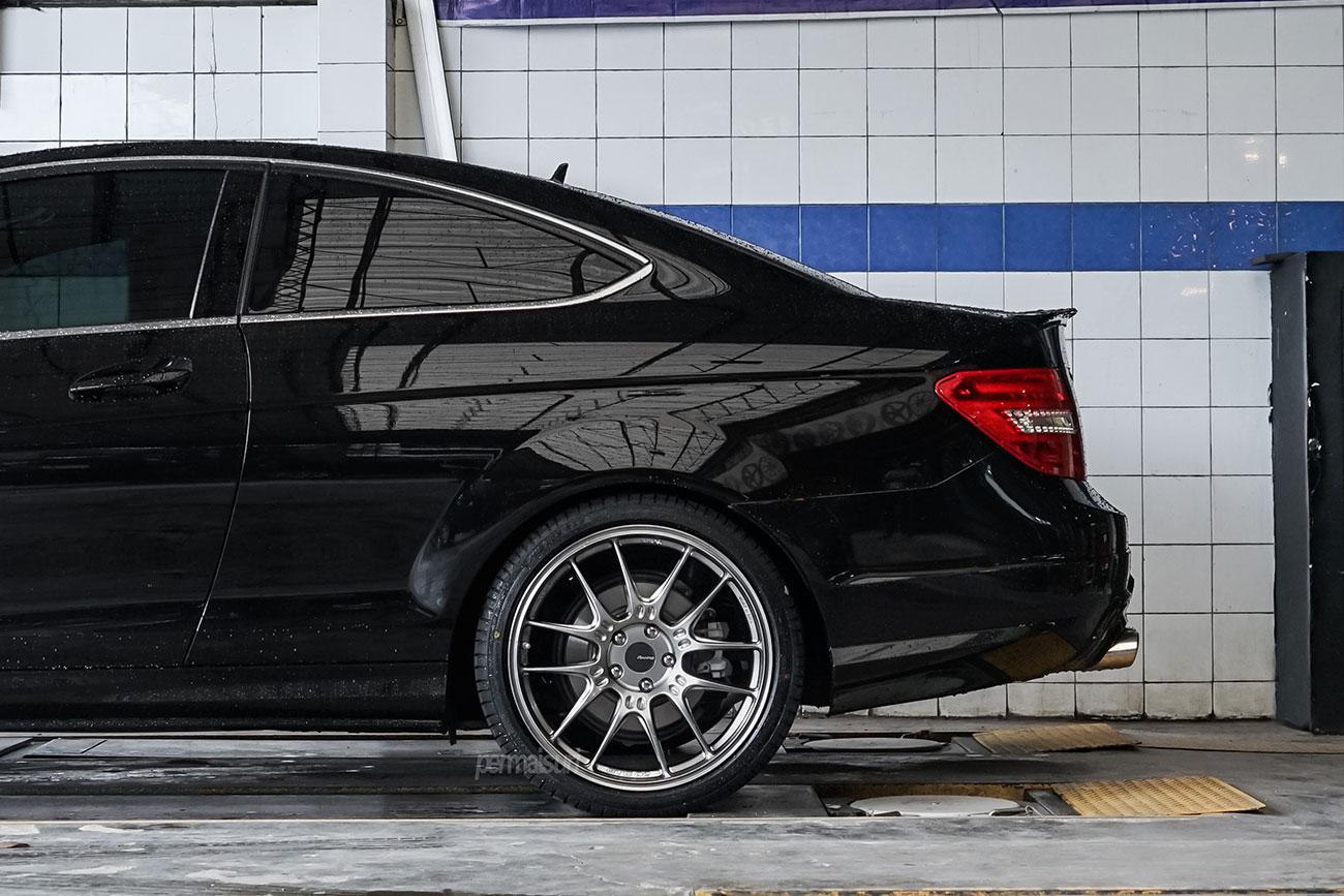 Enkei GTC02 with Mercedes Benz C-Class W204