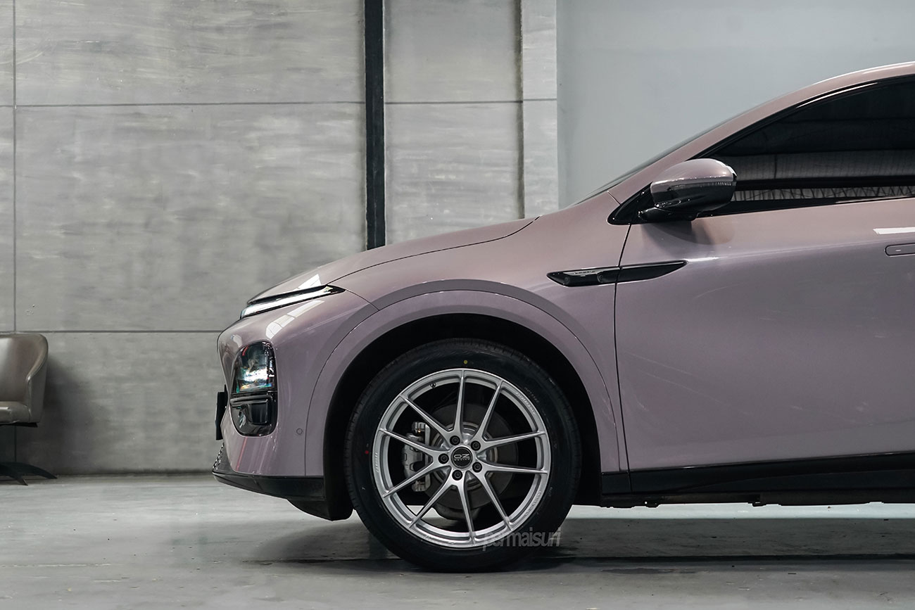 OZ Racing Leggera HLT with XPeng G6