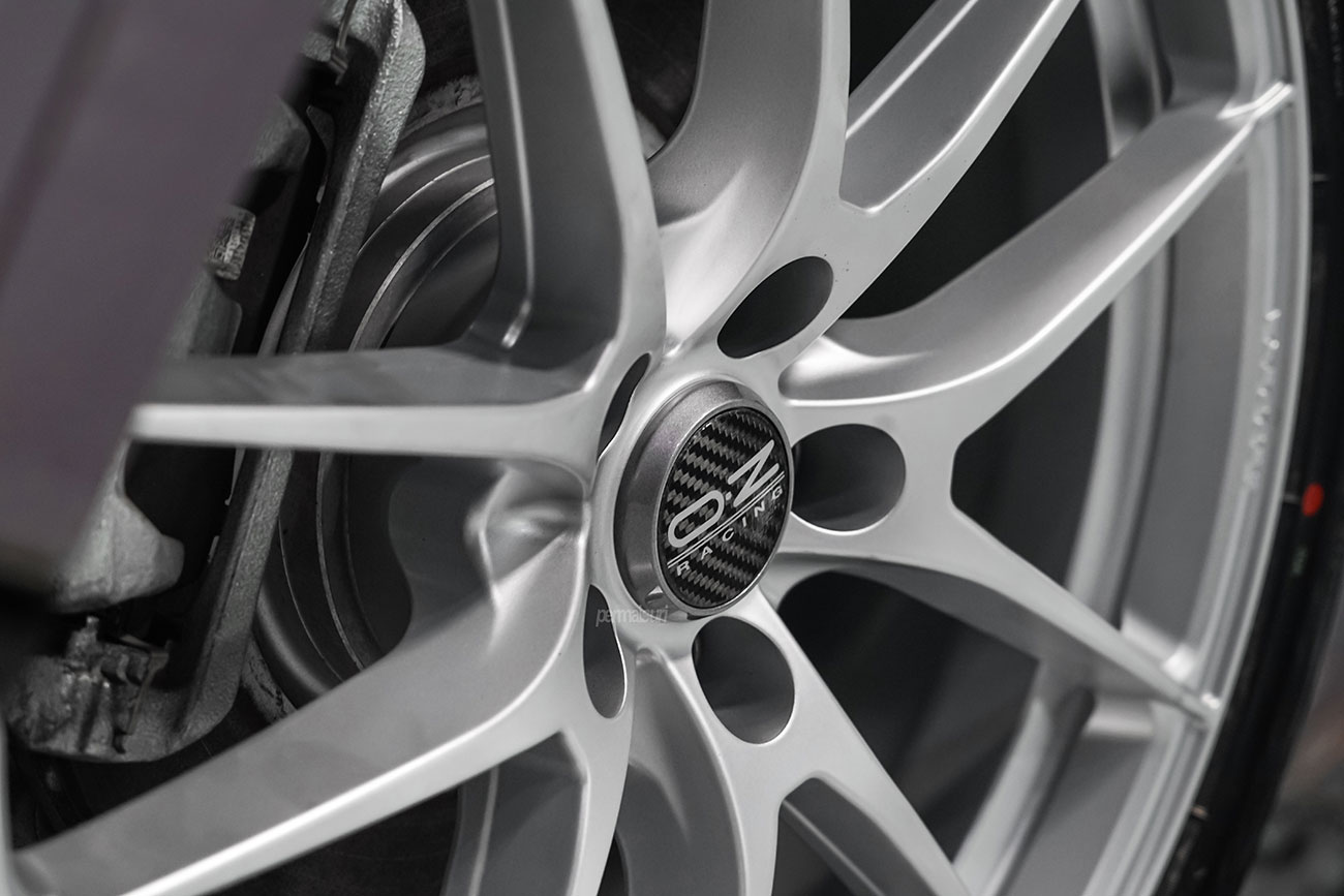 OZ Racing Leggera HLT with XPeng G6
