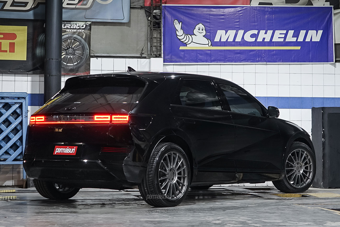 TSW Paddock With Hyundai Ioniq 5