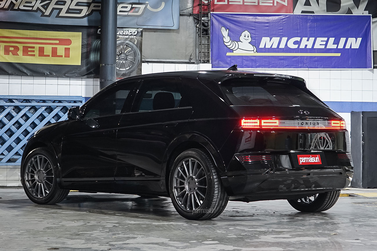 TSW Paddock With Hyundai Ioniq 5