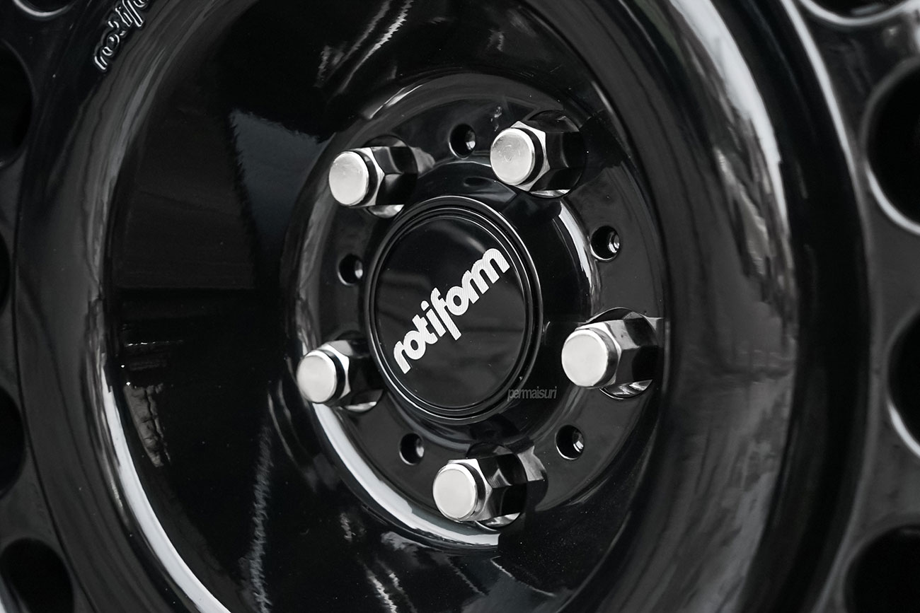 Rotiform STL with Land Rover Defender L663