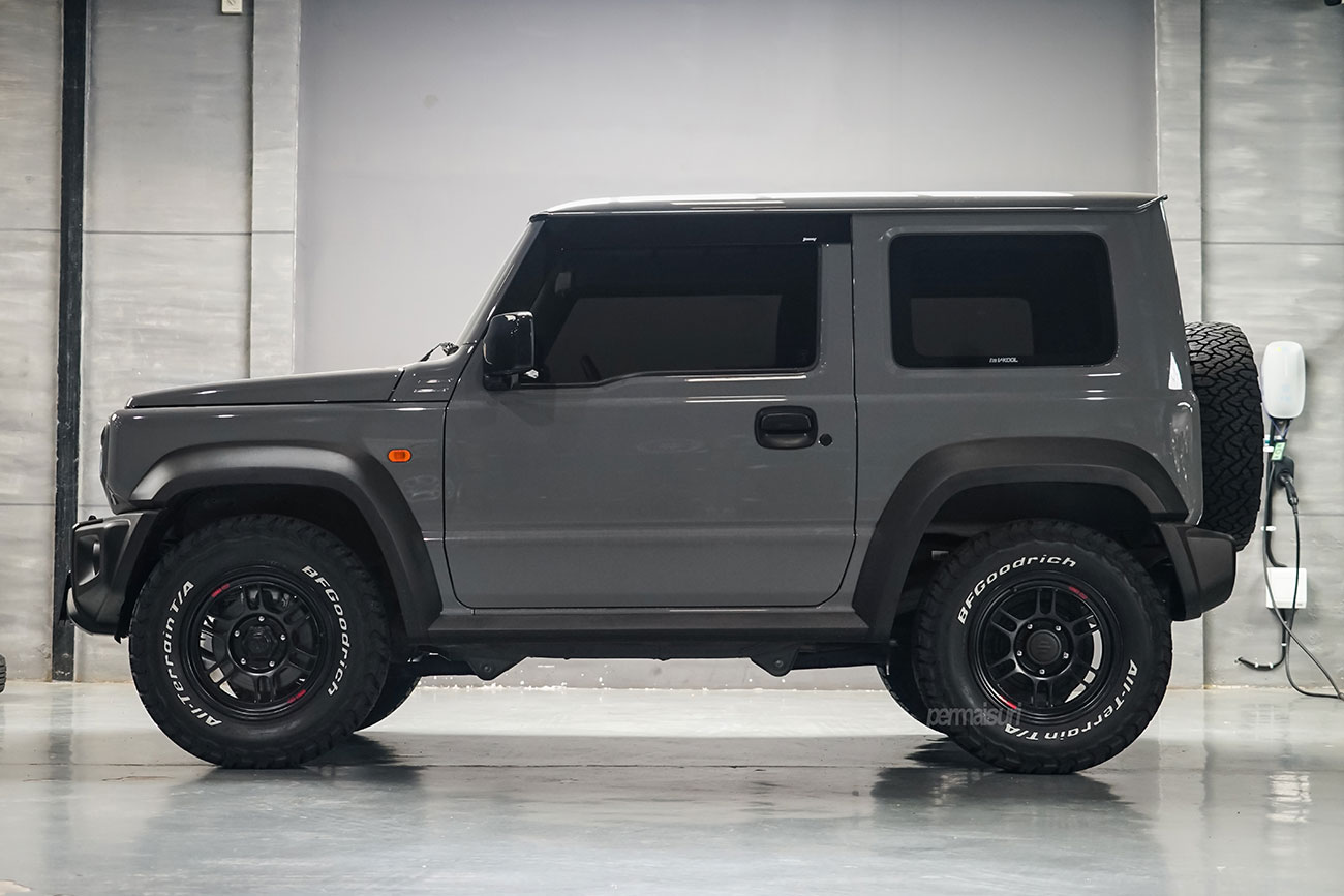 Enkei RPT1 with Suzuki Jimny