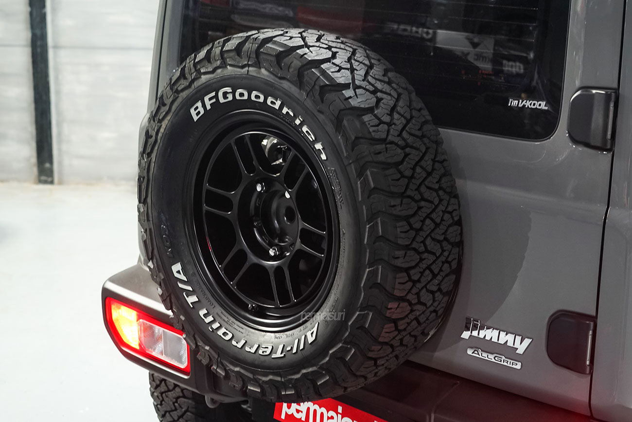 Enkei RPT1 with Suzuki Jimny