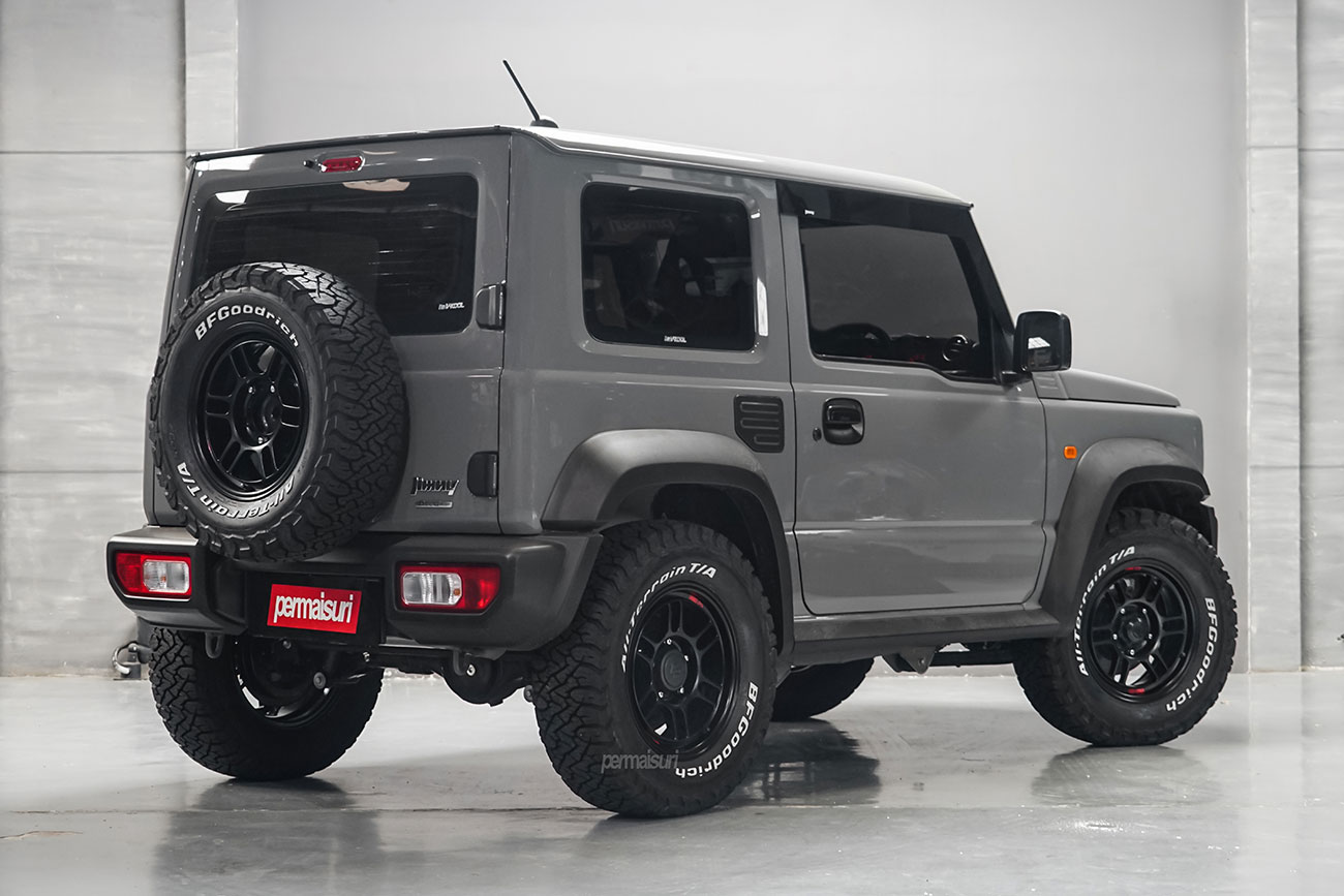Enkei RPT1 with Suzuki Jimny