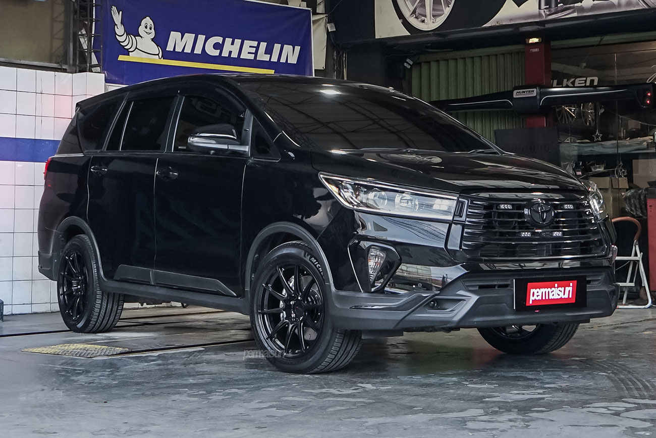 TSW Kemora with Toyota Innova Venturer