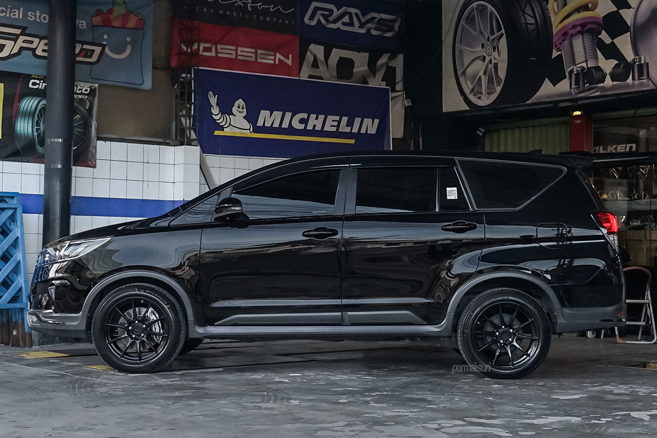 TSW Kemora with Toyota Innova Venturer