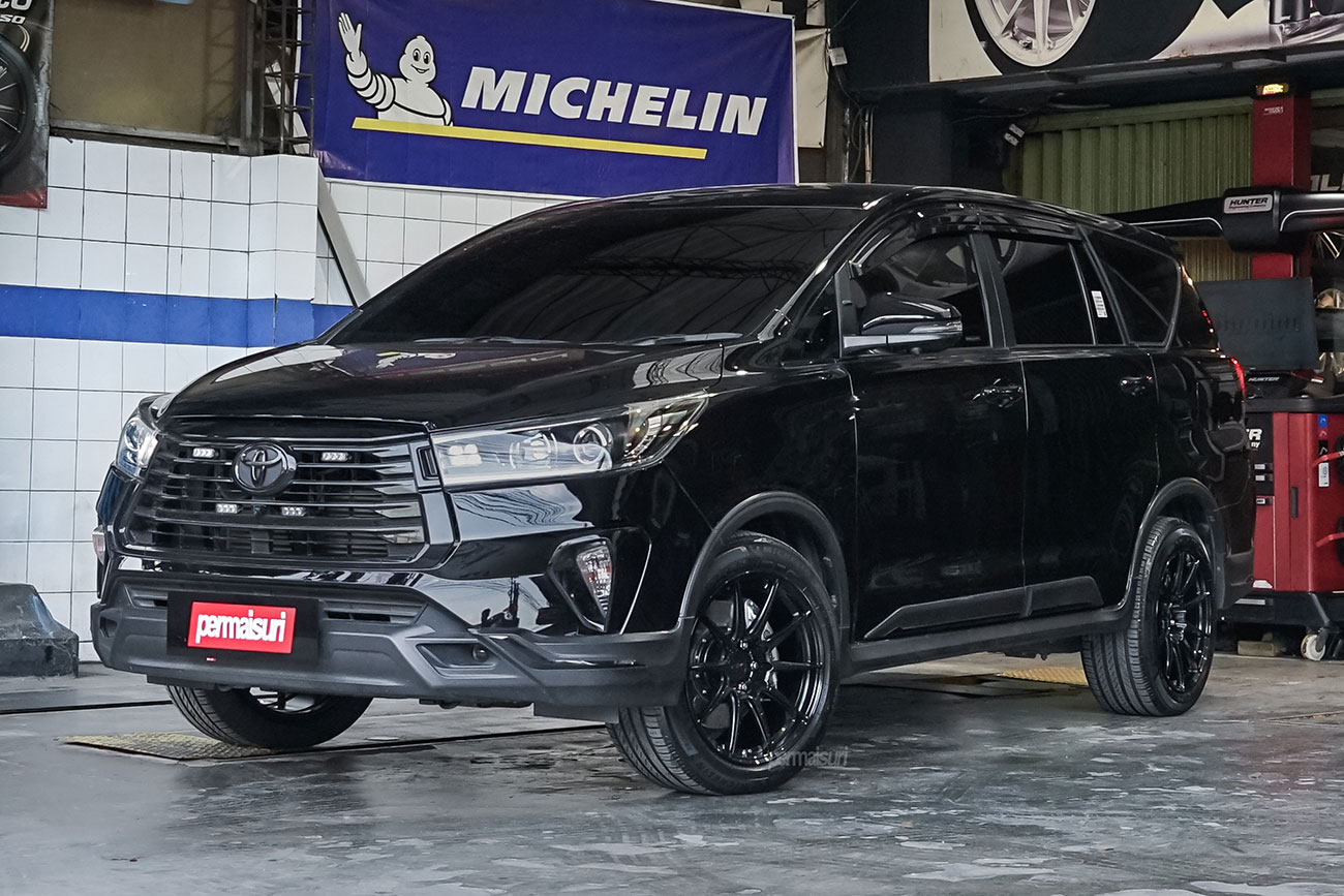 TSW Kemora with Toyota Innova Venturer
